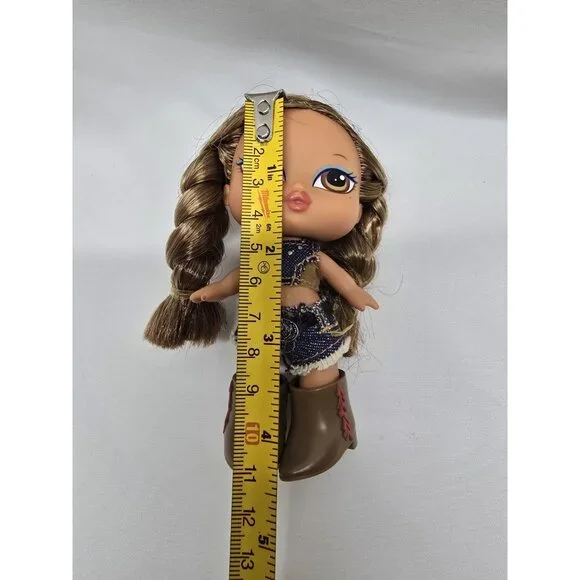 Bratz Babyz Storybook Collection - Yasmins Rodeo Ball Doll- FLAWED BELT- READ - Picture 10 of 12